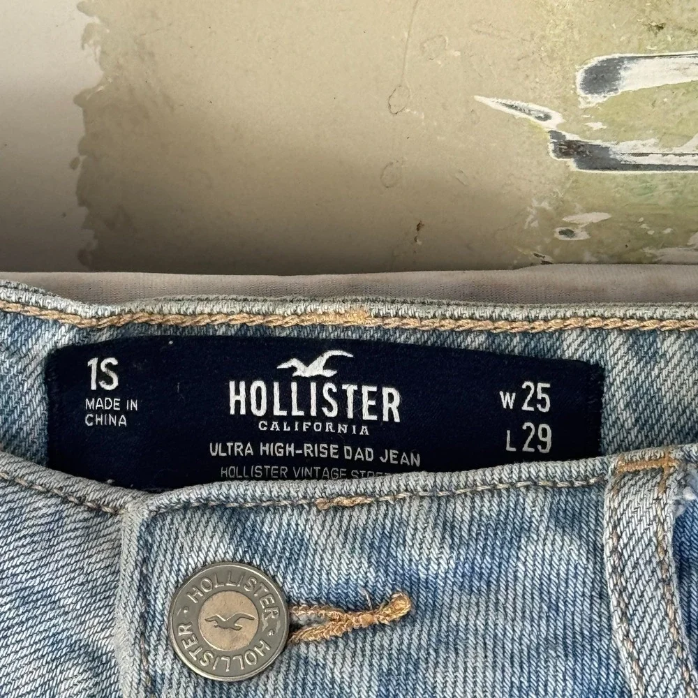 Hollister women dad